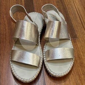Cole Haan Women's Metallic‎ Sandals 7 grand os